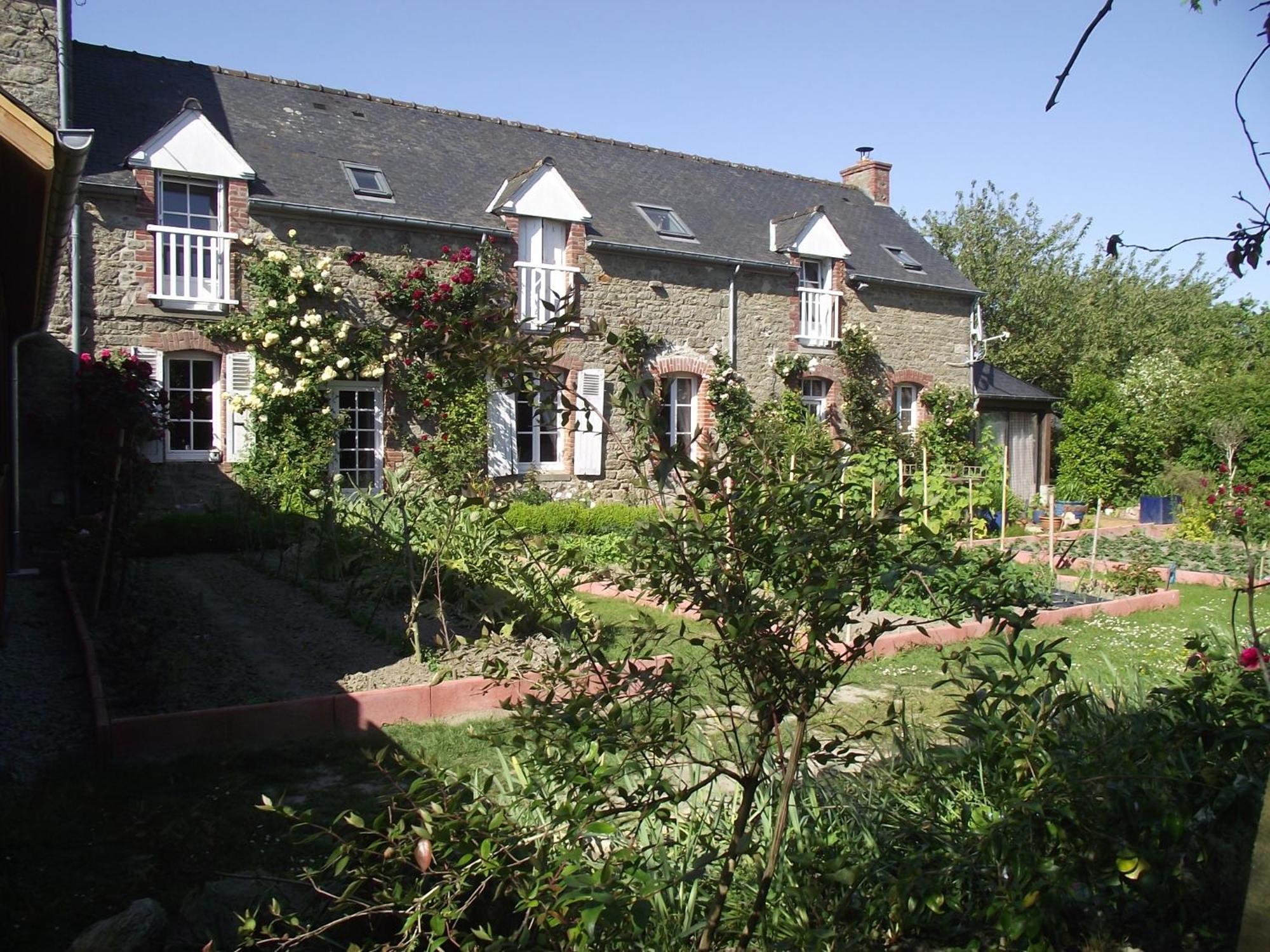 Chambres D'Hotes Le Clos D'Enhaut Dinard Eksteriør billede