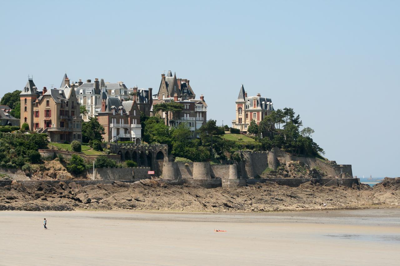 Chambres D'Hotes Le Clos D'Enhaut Dinard Eksteriør billede